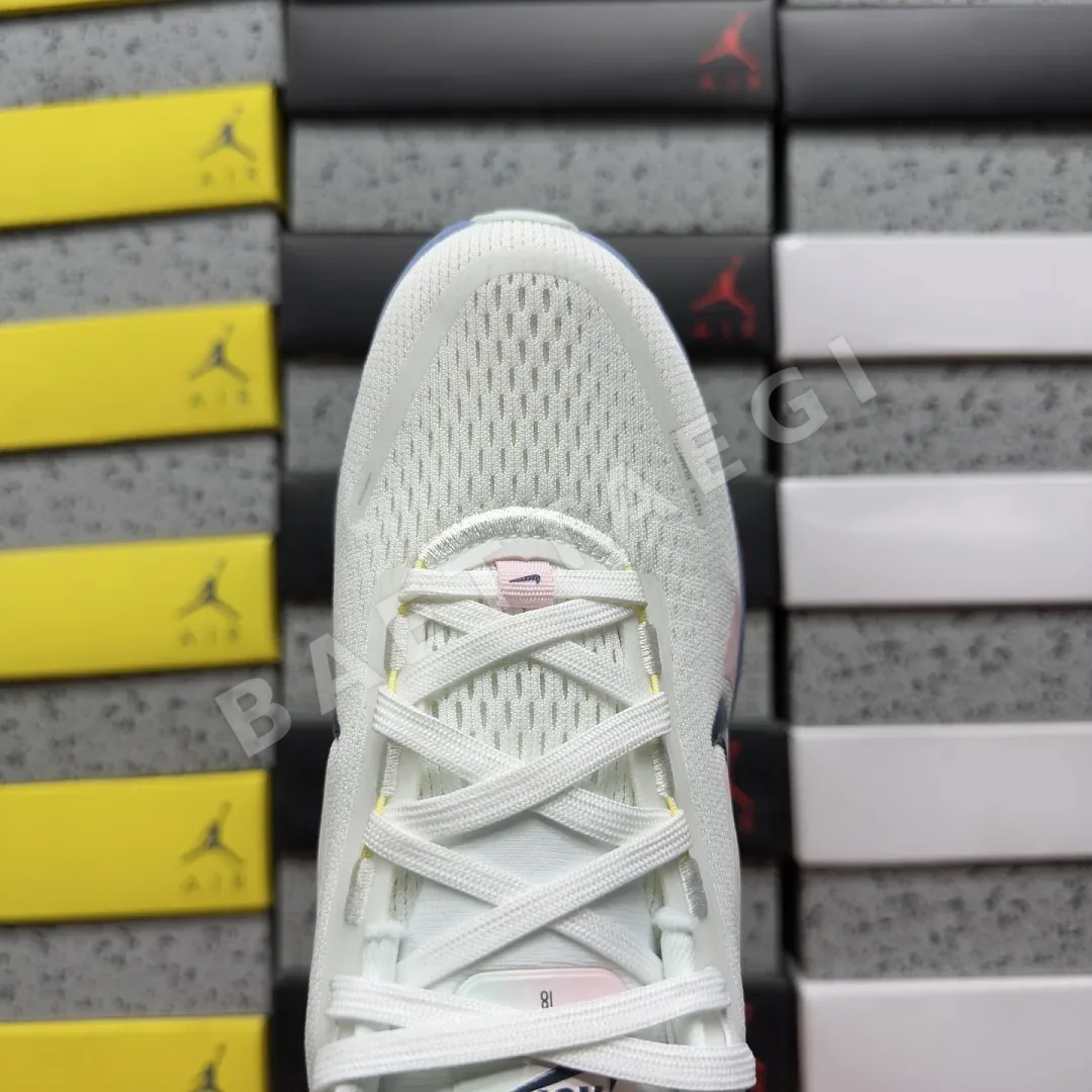 나이키 [XY] 보메로 18 HM6804-115 201742 Nike Vomero 18 White Work Blue Barely Green 상세 이미지 2