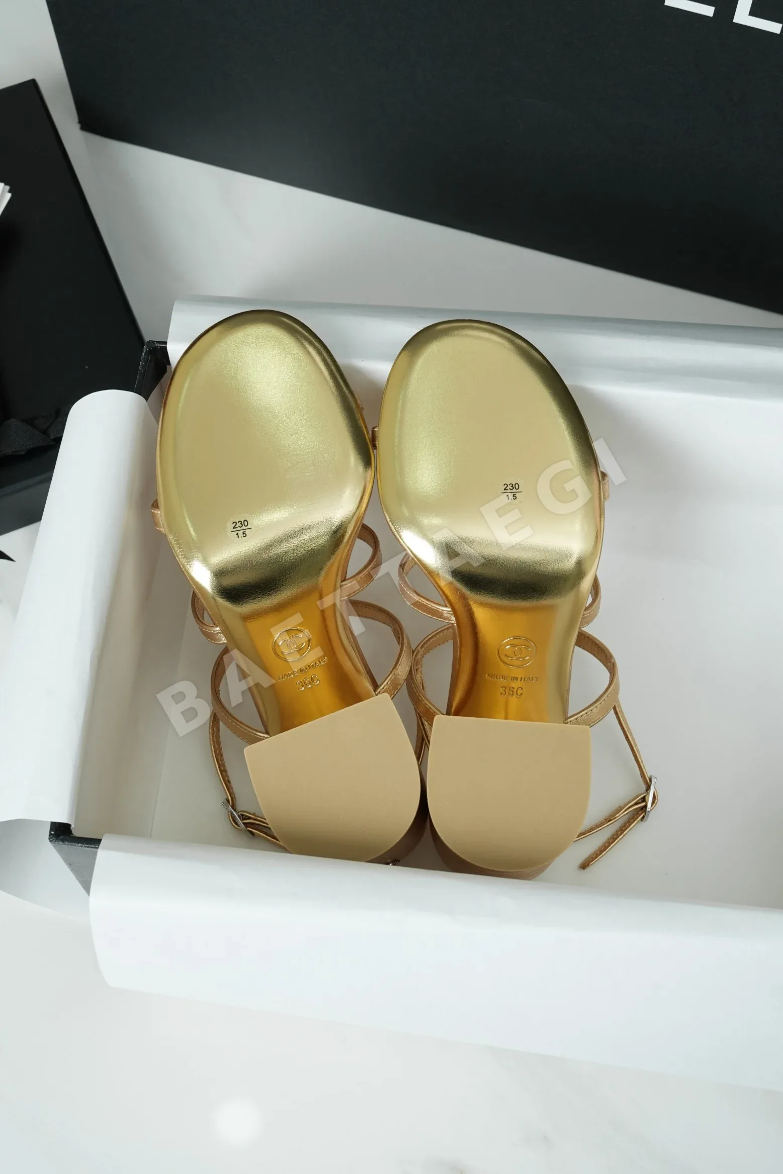 샤넬 26C 라인석 플라워 골드 하이힐 샌들 상세 이미지 9