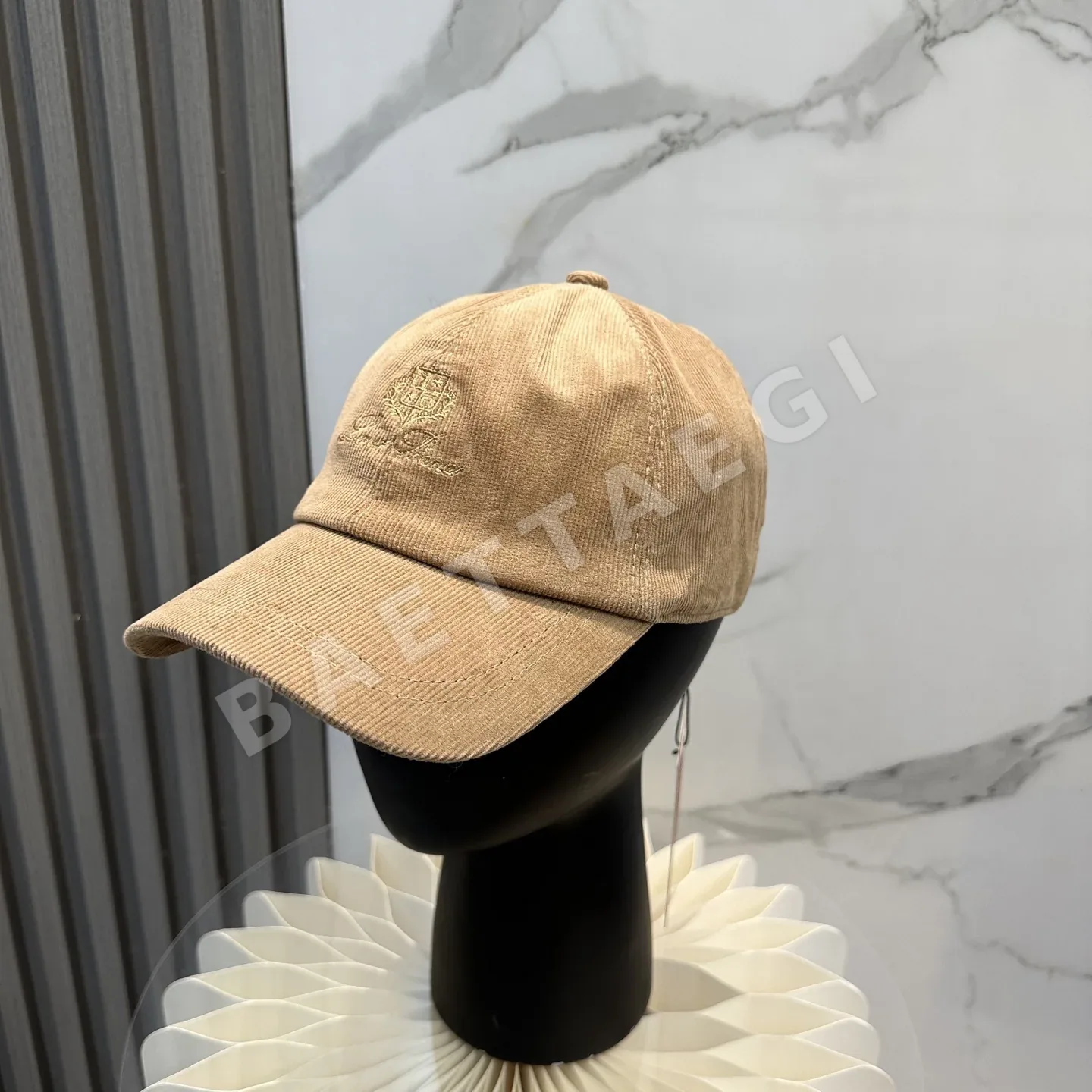 로로피아나 코듀로이 베이스볼캡 179643