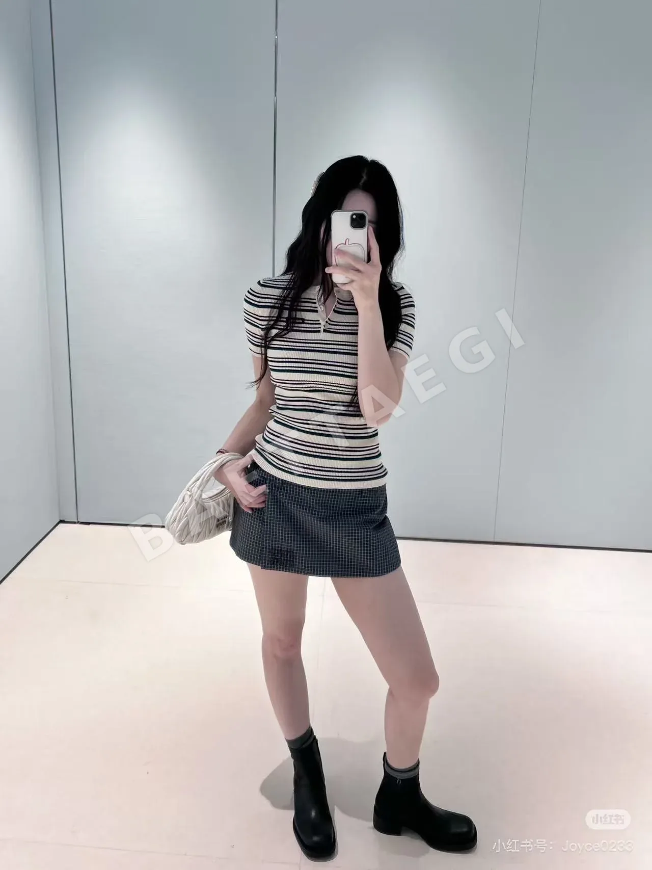 미우미우 슬림핏 캐시미어 반팔 티셔츠 상세 이미지 4