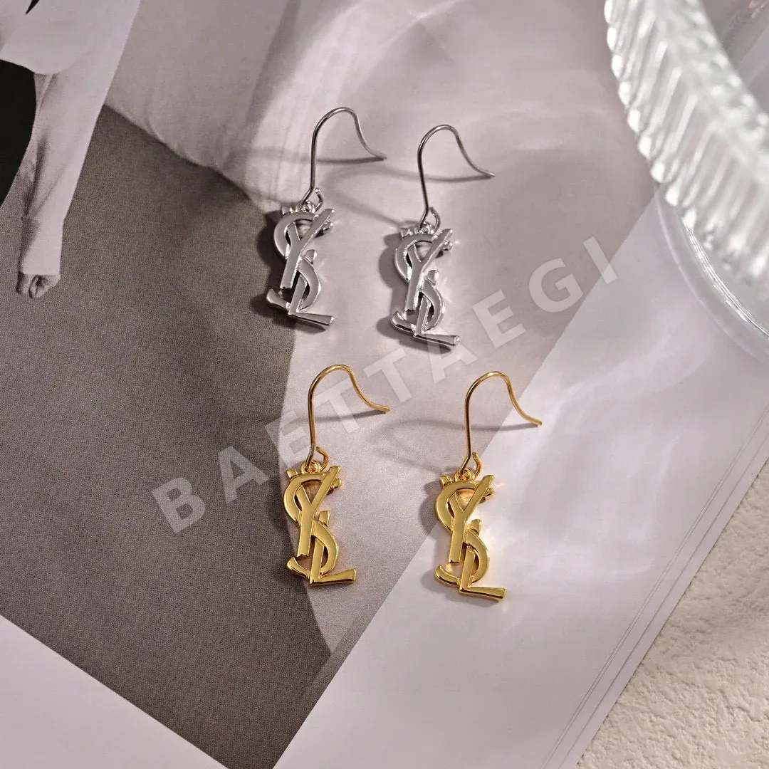 생로랑 황동 귀걸이 65534