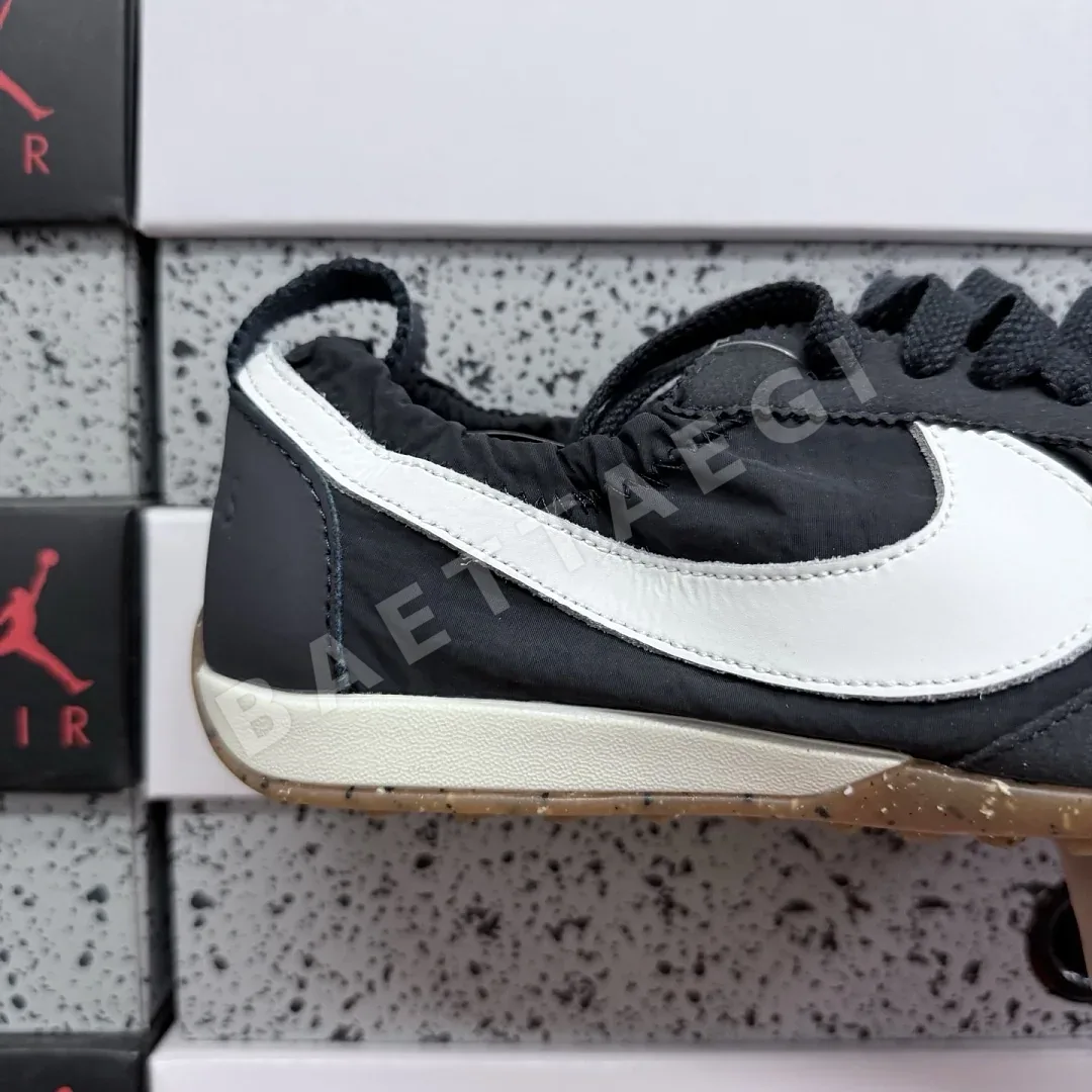 나이키 [GOD] HV8547-001 201599 Nike Moon Shoe SP Jacquemus Off Noir 상세 이미지 7