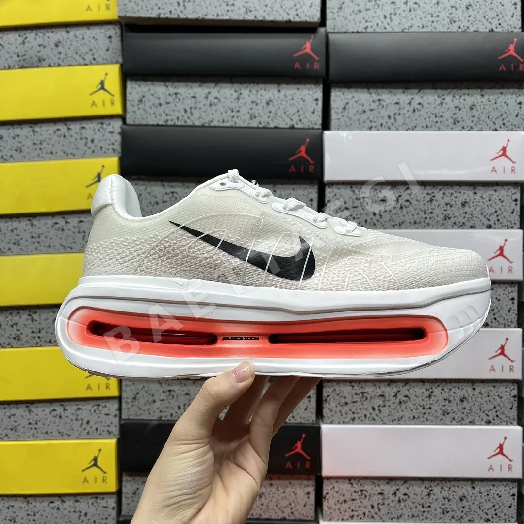나이키 [CG] 보메로 프리미엄 HQ2050-103 201983 Nike Vomero Premium White Bright Crimson 상세 이미지 4