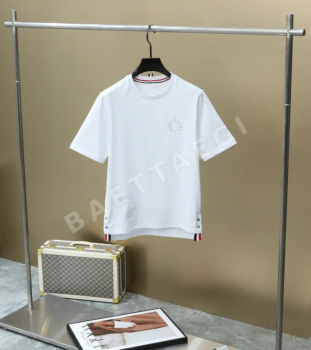 톰브라운 남성 페이즐리 자수 반팔 티셔츠 50549