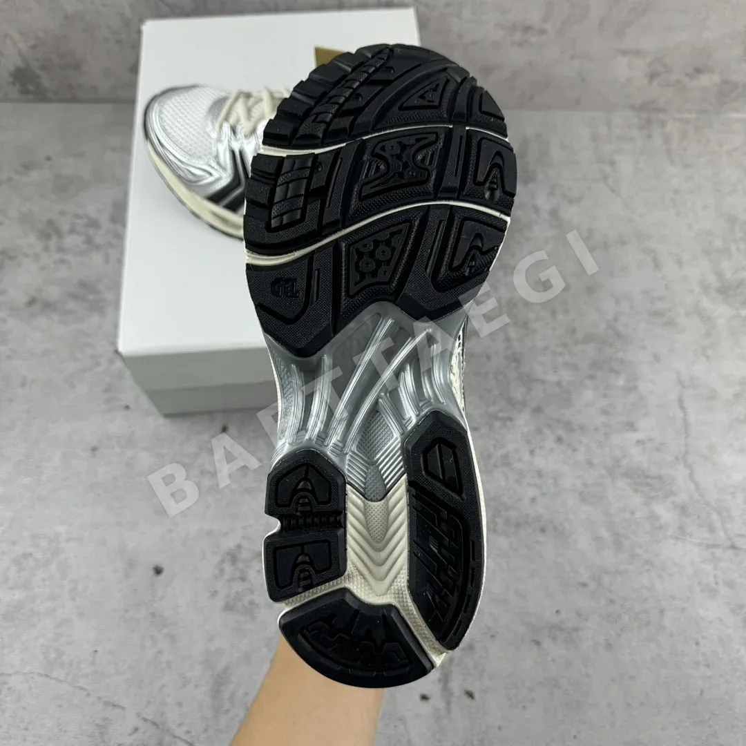 아식스 [ZC] 젤 카야노 14 1201A457-101 200237 Asics Gel-Kayano 14 JJJJound Silver Black 상세 이미지 9