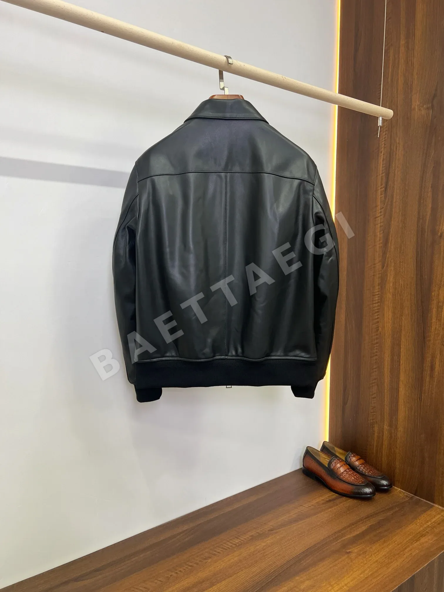 톰포드 램스킨 라펠 남성 가죽 자켓 상세 이미지 3