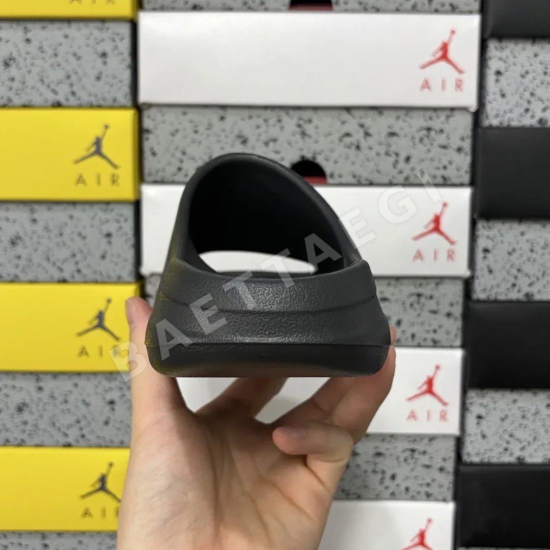 아디다스 [LW] 이지 슬라이드 HQ6448 200616 Adidas Yeezy Slide Onyx 상세 이미지 9