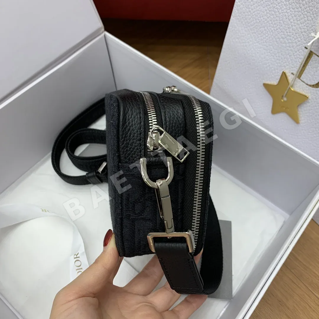 디올 오블리크 모노그램 카메라백 상세 이미지 4