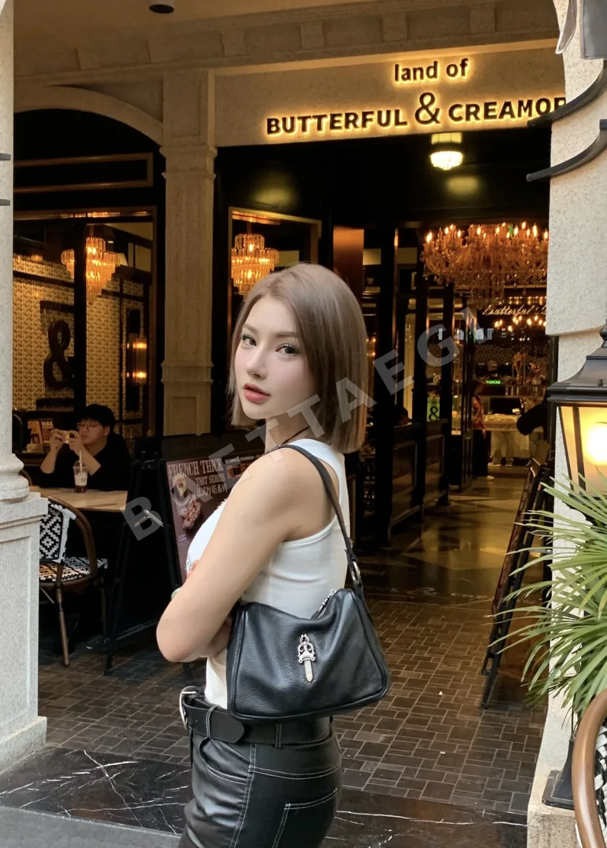 크롬하츠 블랙 미디엄 치킨너겟 가방 상세 이미지 13