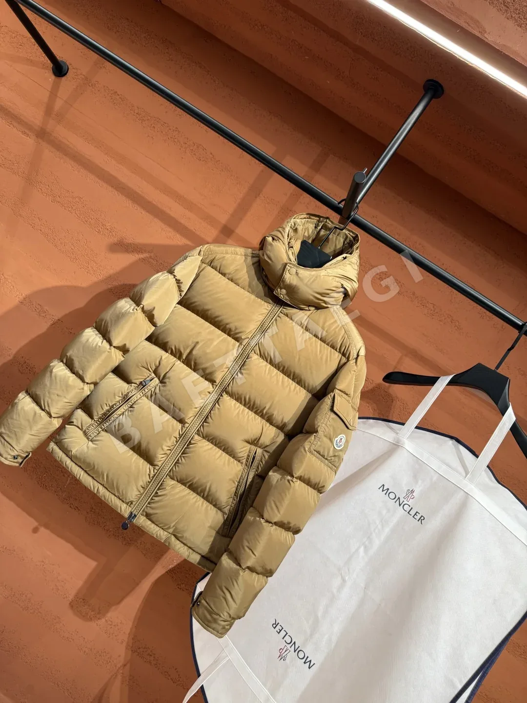 몽클레르 남성 패딩 상세 이미지 2