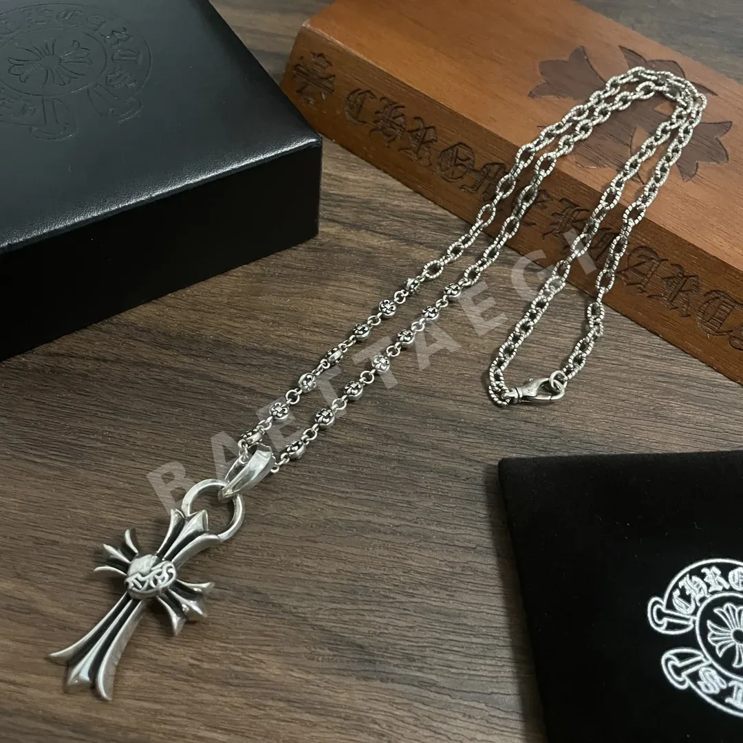 크롬하츠 클래식 하트형 크로스 펜던트 목걸이 상세 이미지 2