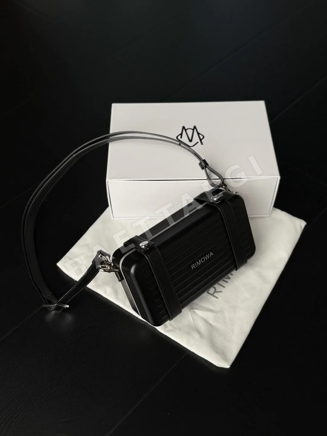 리모와 크로스바디 여행가방 상세 이미지 2