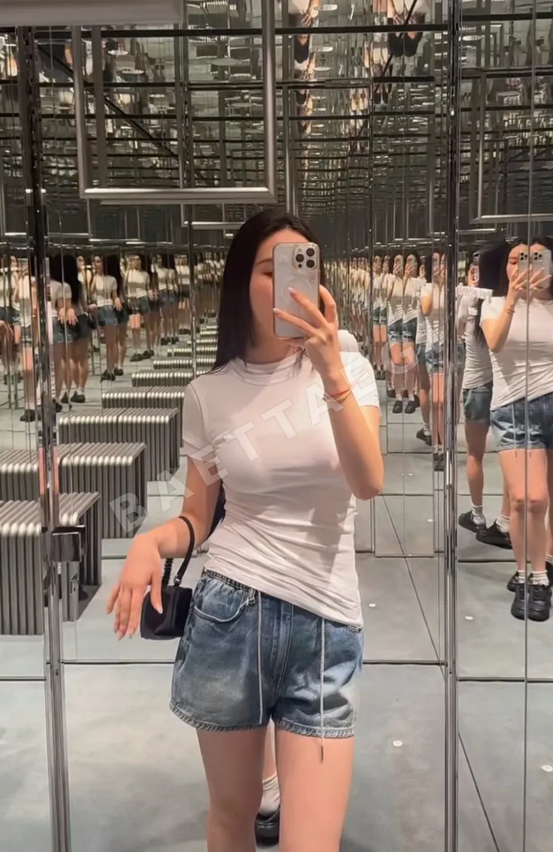 알렉산더왕 라인스톤 드로스트링 데님 여성 반바지 상세 이미지 6