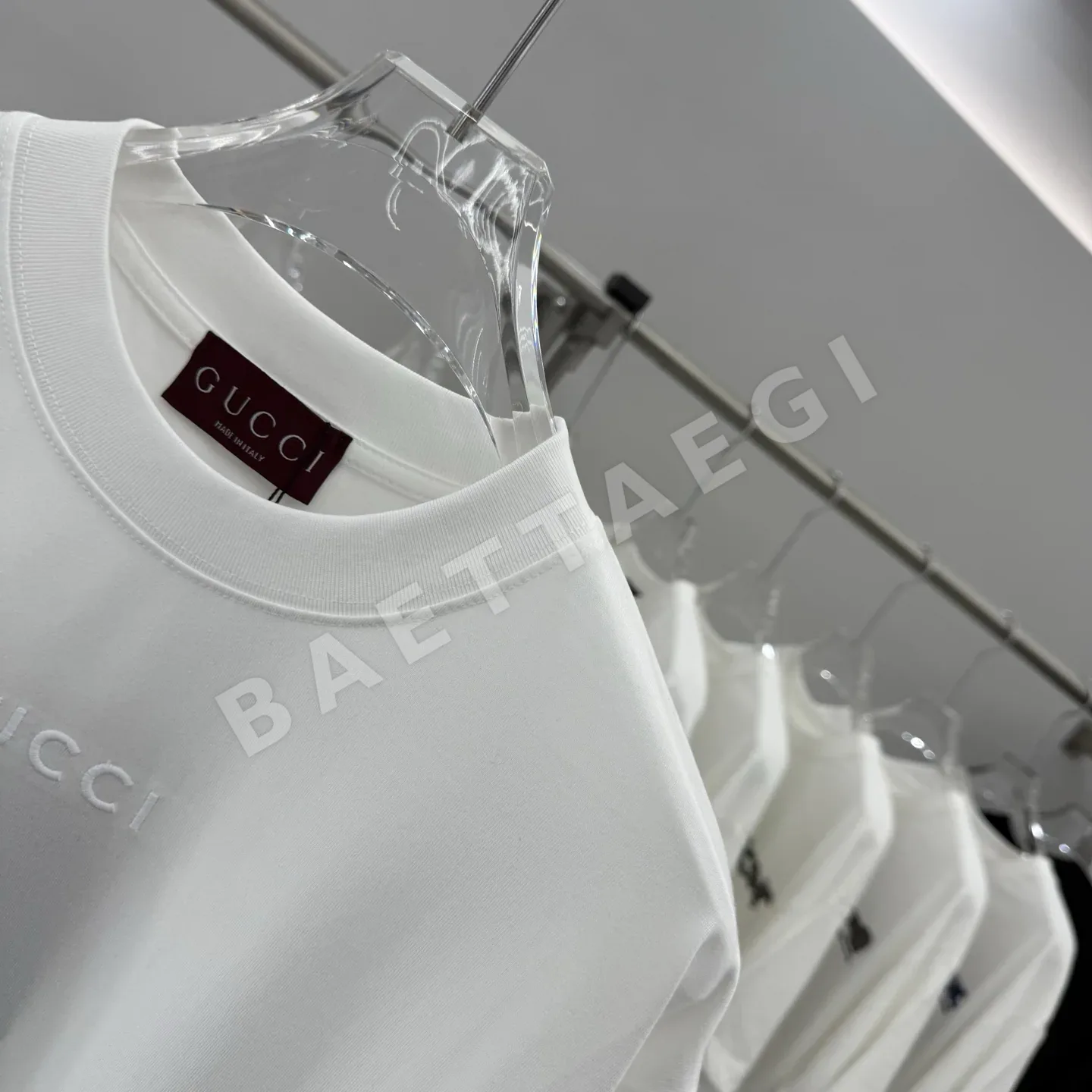 구찌 자수 크루넥 남성 반팔 티셔츠 상세 이미지 4