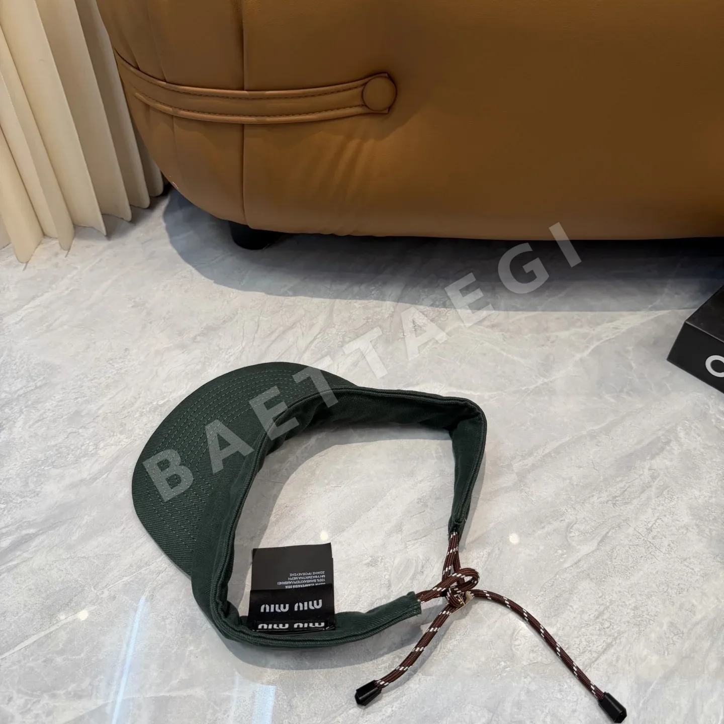 미우미우 바이저 캡 상세 이미지 3