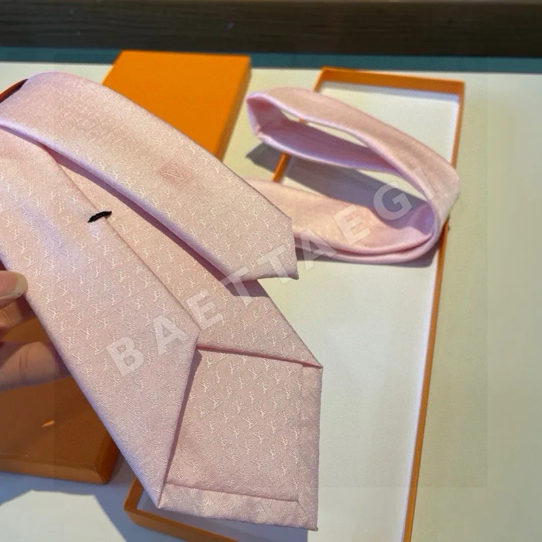 루이비통 다이아몬드 V 자카드 넥타이 상세 이미지 7