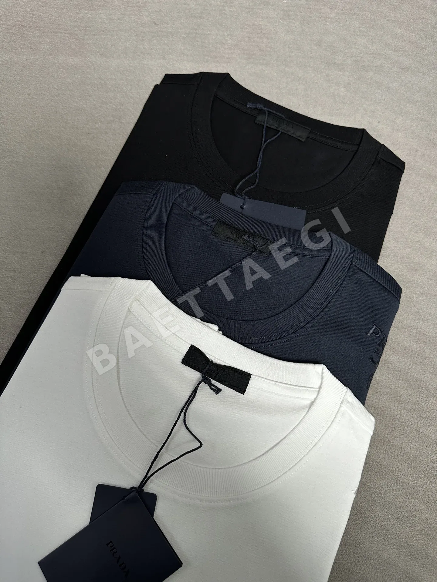 프라다 크루넥 코튼 반팔 셔츠 상세 이미지 4