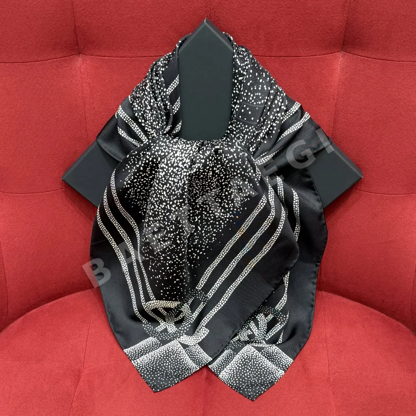 샤넬 별무늬 실크 90×90 cm 스카프 상세 이미지 2