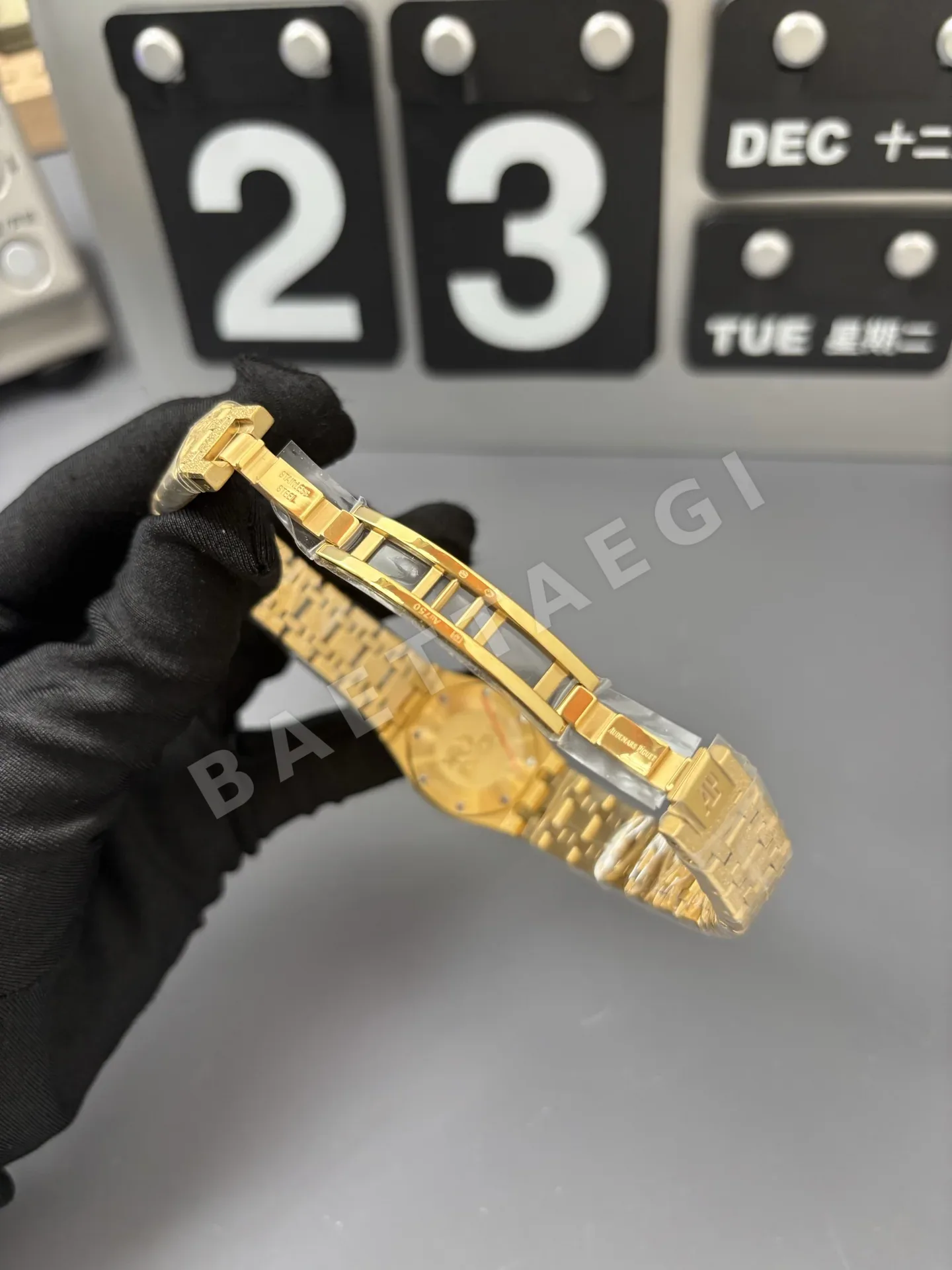 오데마피게 로얄오크 미니 23mm 여성 시계 상세 이미지 4