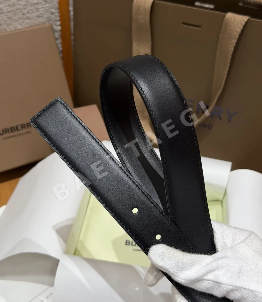 버버리 폴리 30mm 스무스 카프스킨 핀버클 벨트 상세 이미지 5