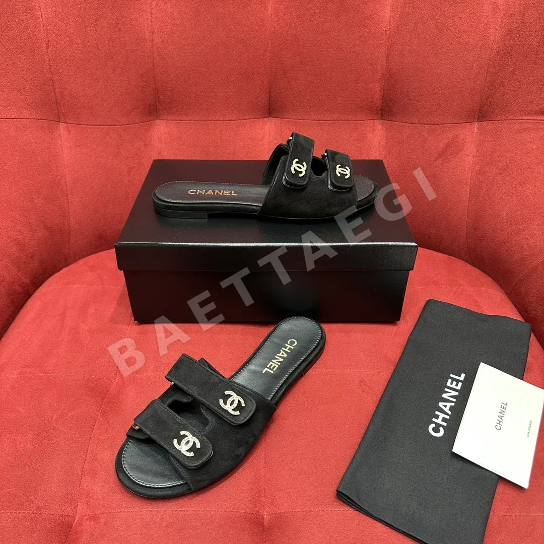 샤넬 레전더리 큐빅 장식 슬리퍼 24372