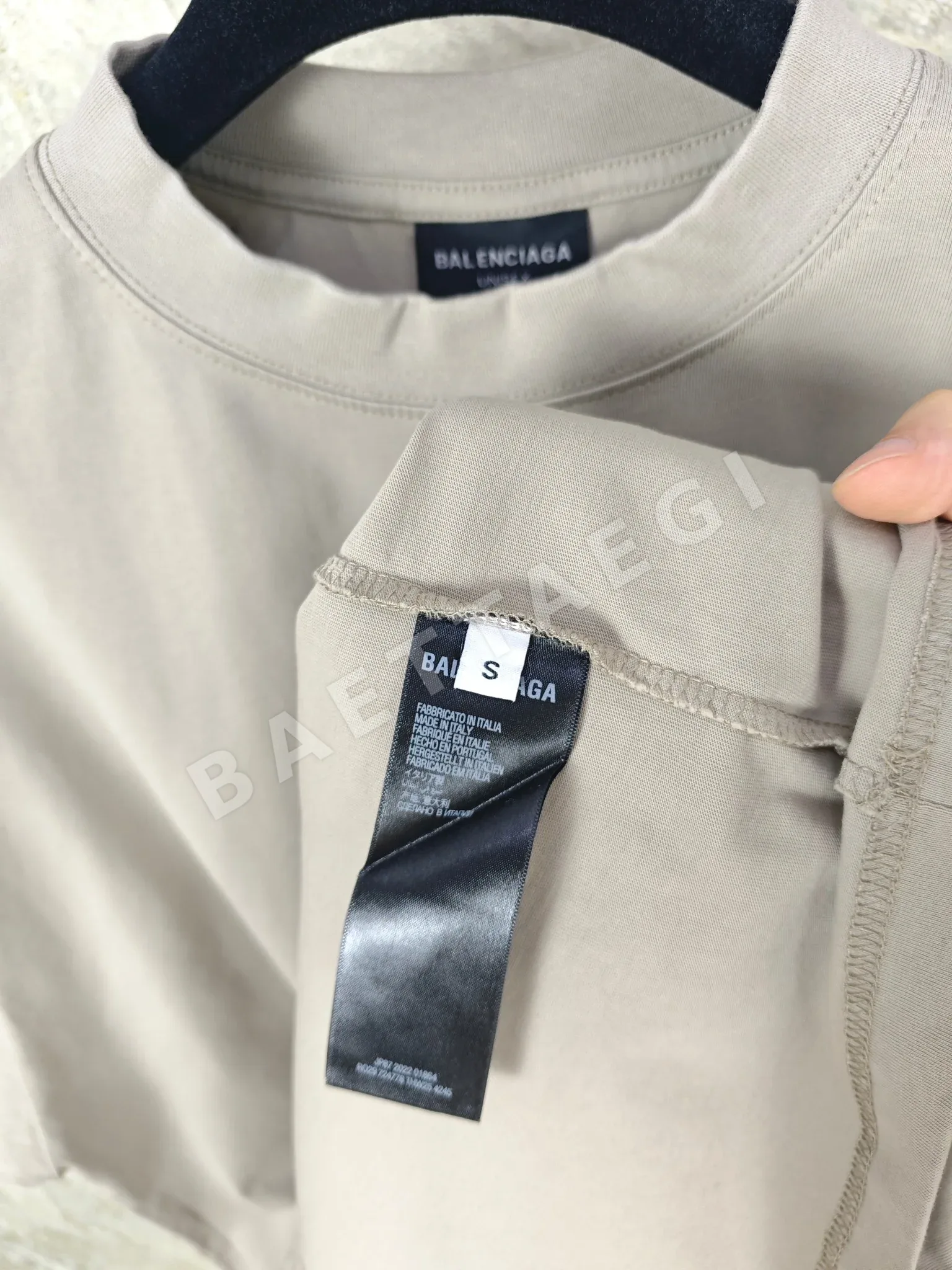 발렌시아가 클래식 자수 반팔 티셔츠 상세 이미지 6