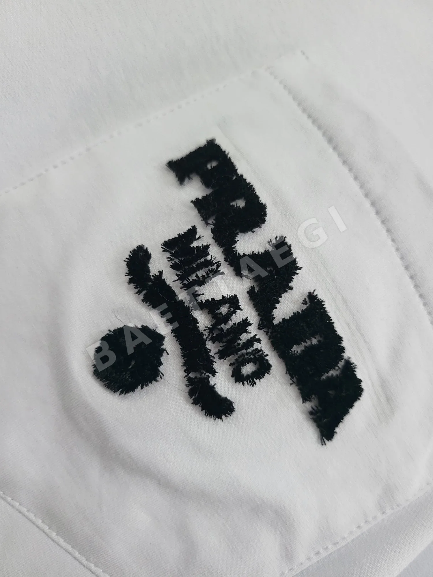 프라다 포켓 반팔 티셔츠 상세 이미지 6