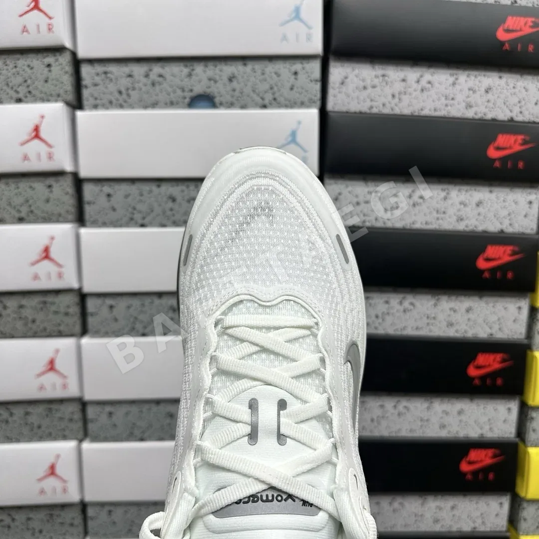 나이키 [XY] 보메로 플러스 II7181-102 201718 Nike Vomero Plus White Black Cool Grey 상세 이미지 7