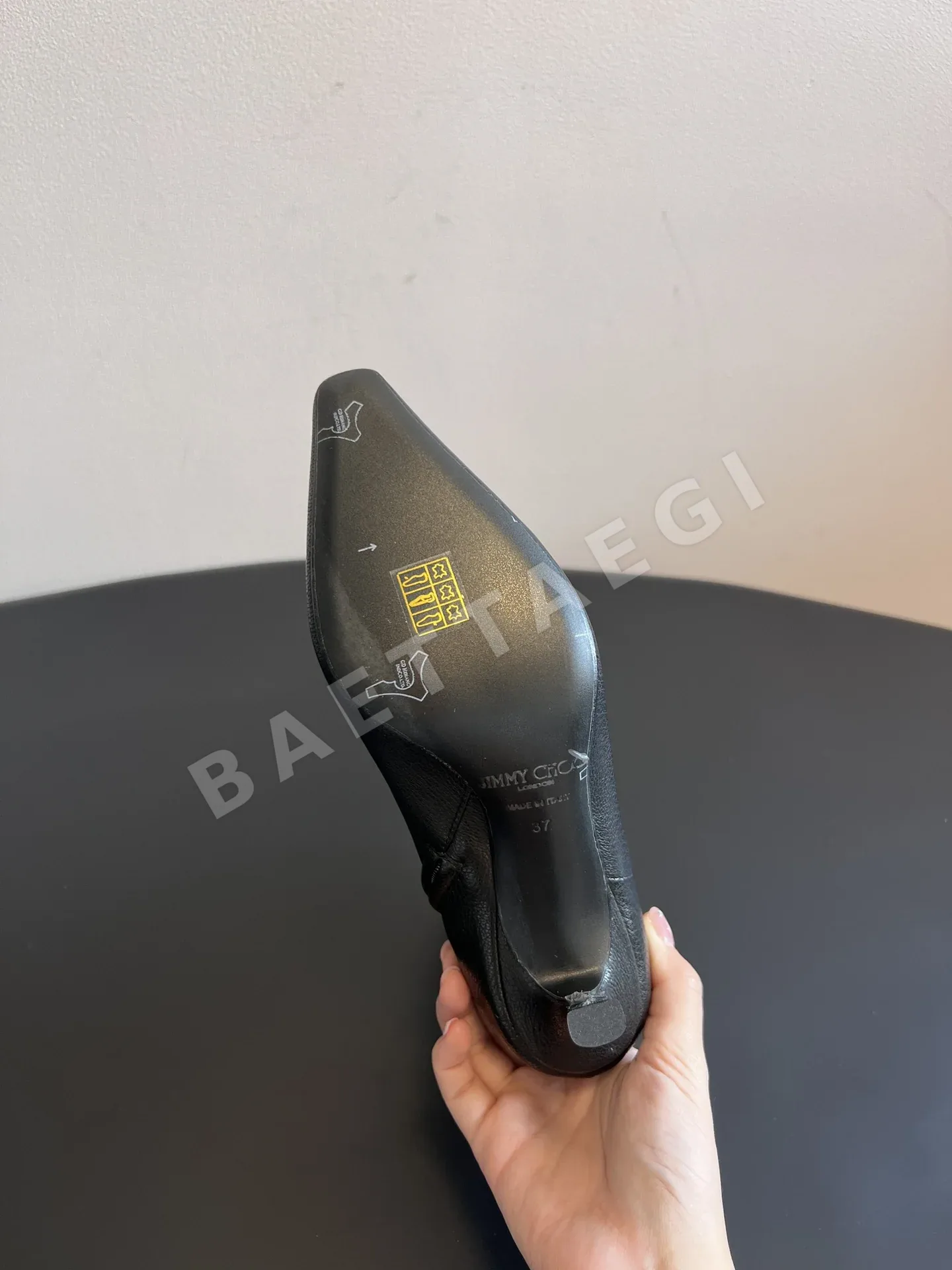 지미추 뾰족코 블랙 앵클부츠 8029 상세 이미지 6