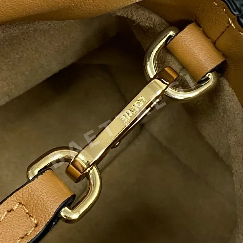 로에베 플라멩코 나파 가죽 플리츠 숄더백 상세 이미지 9