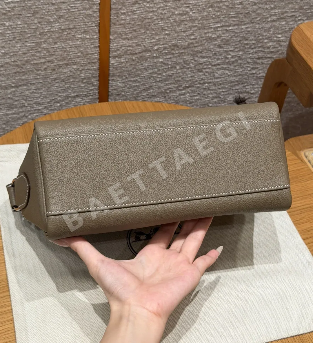 에르메스 켈리 메신저 가방 상세 이미지 5