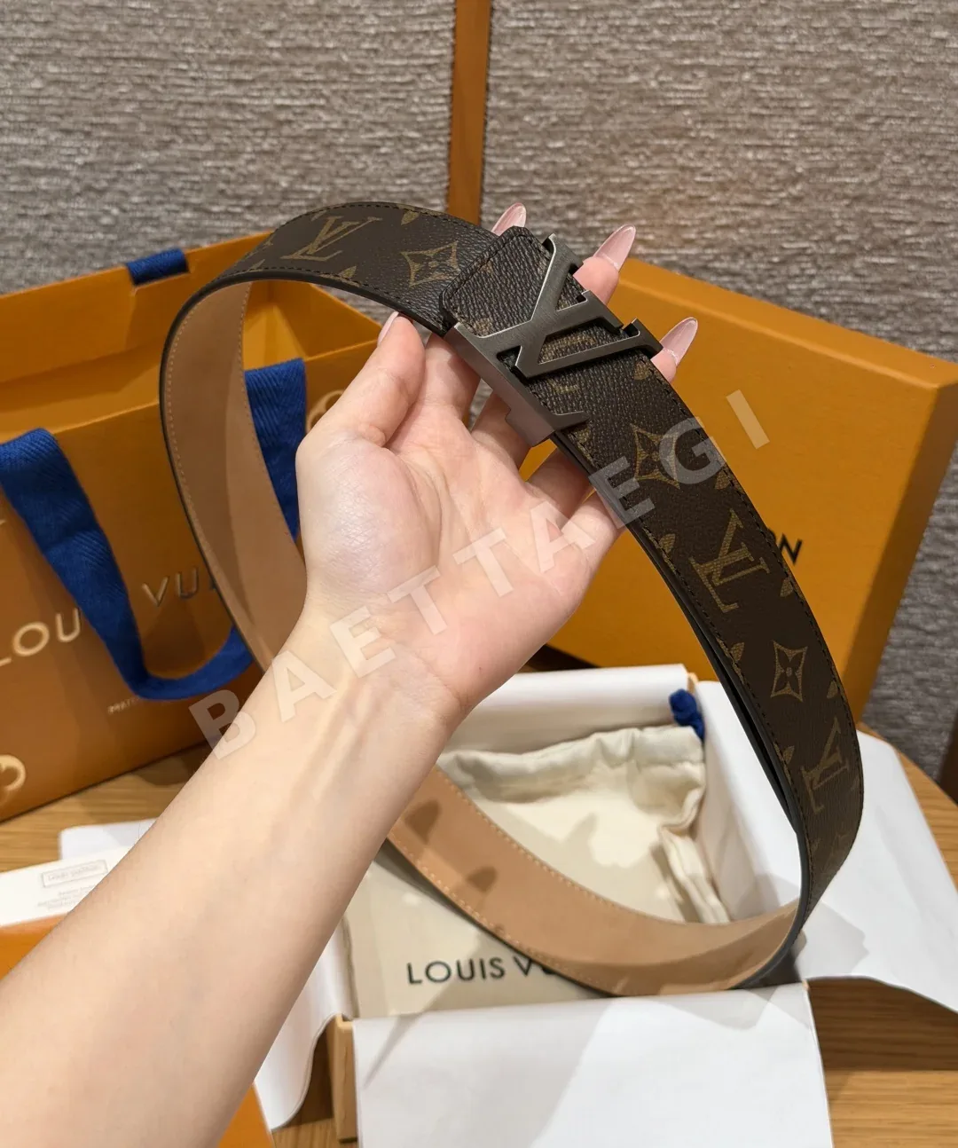 루이비통 이니셜 40mm 리버시블 벨트 상세 이미지 3