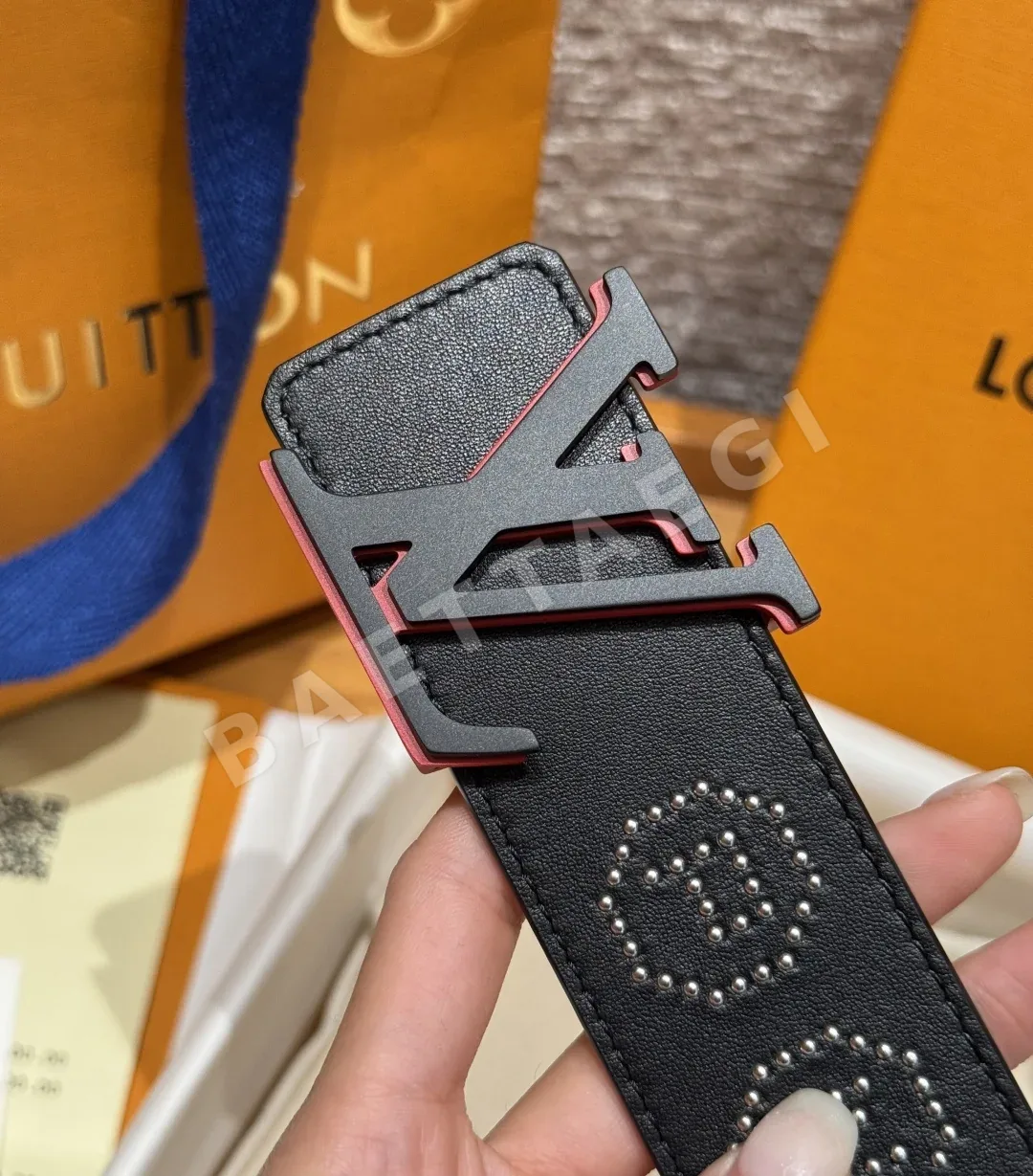 루이비통 디멘션 로카빌리 스터드 40mm 리버시블 벨트 상세 이미지 7