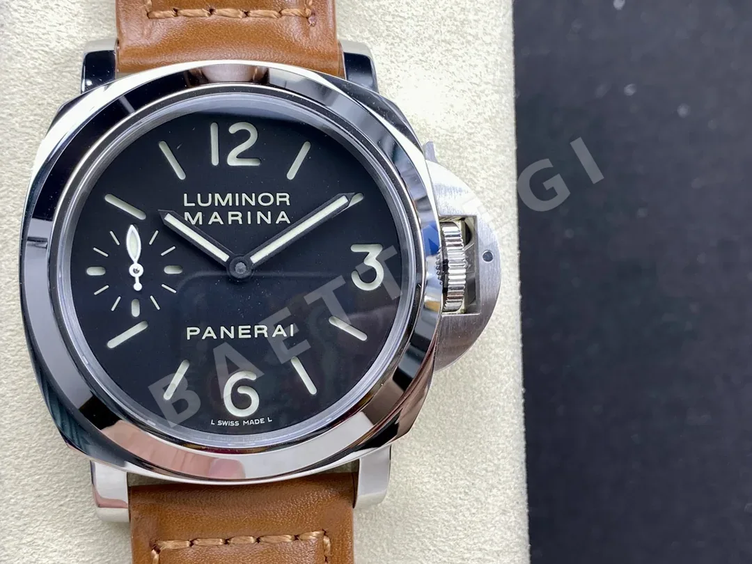 파네라이 PAM111 블랙 다이얼 수동 시계