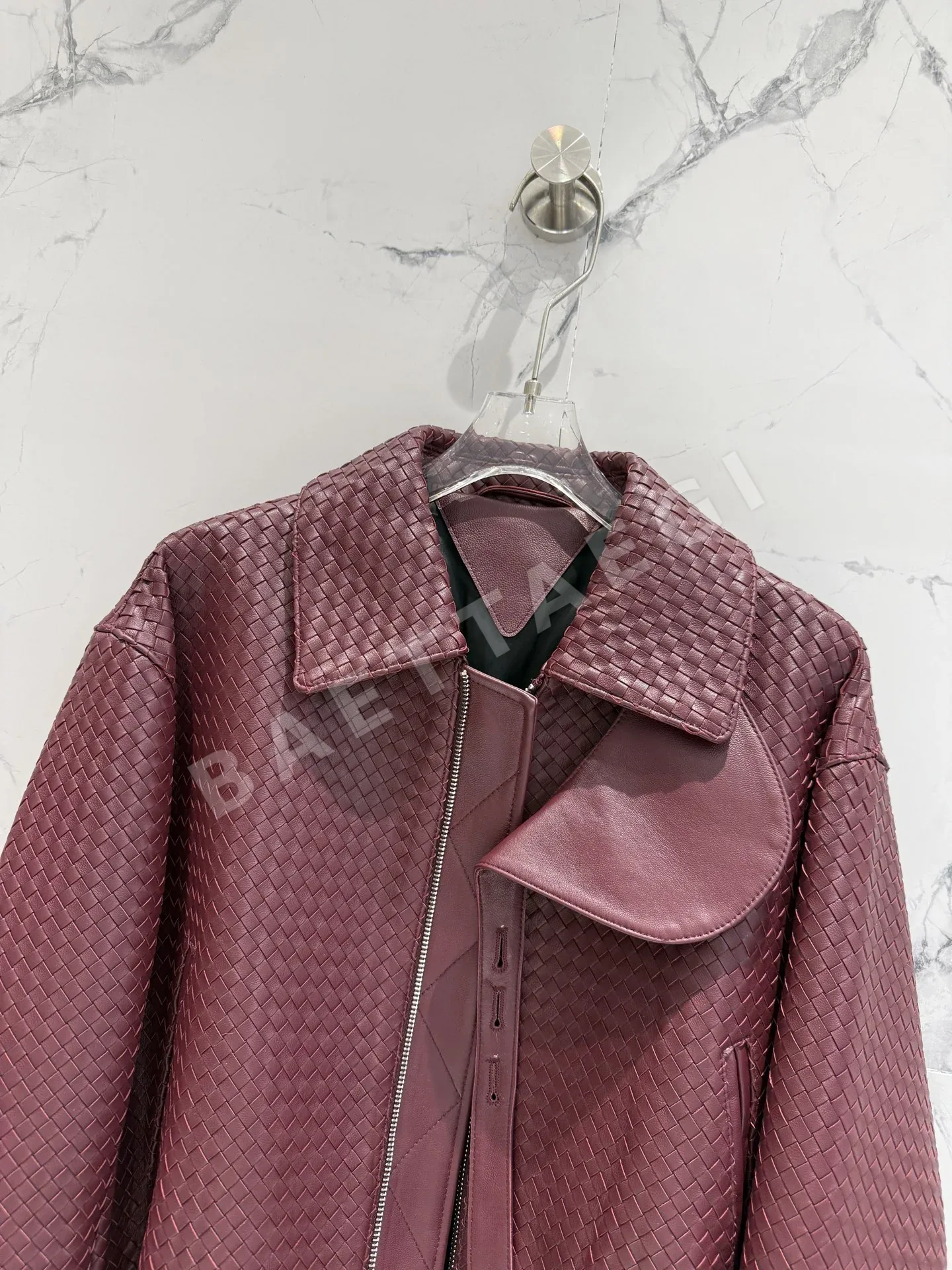 보테가베네타 램스킨 오프숄더 여성 자켓 상세 이미지 3