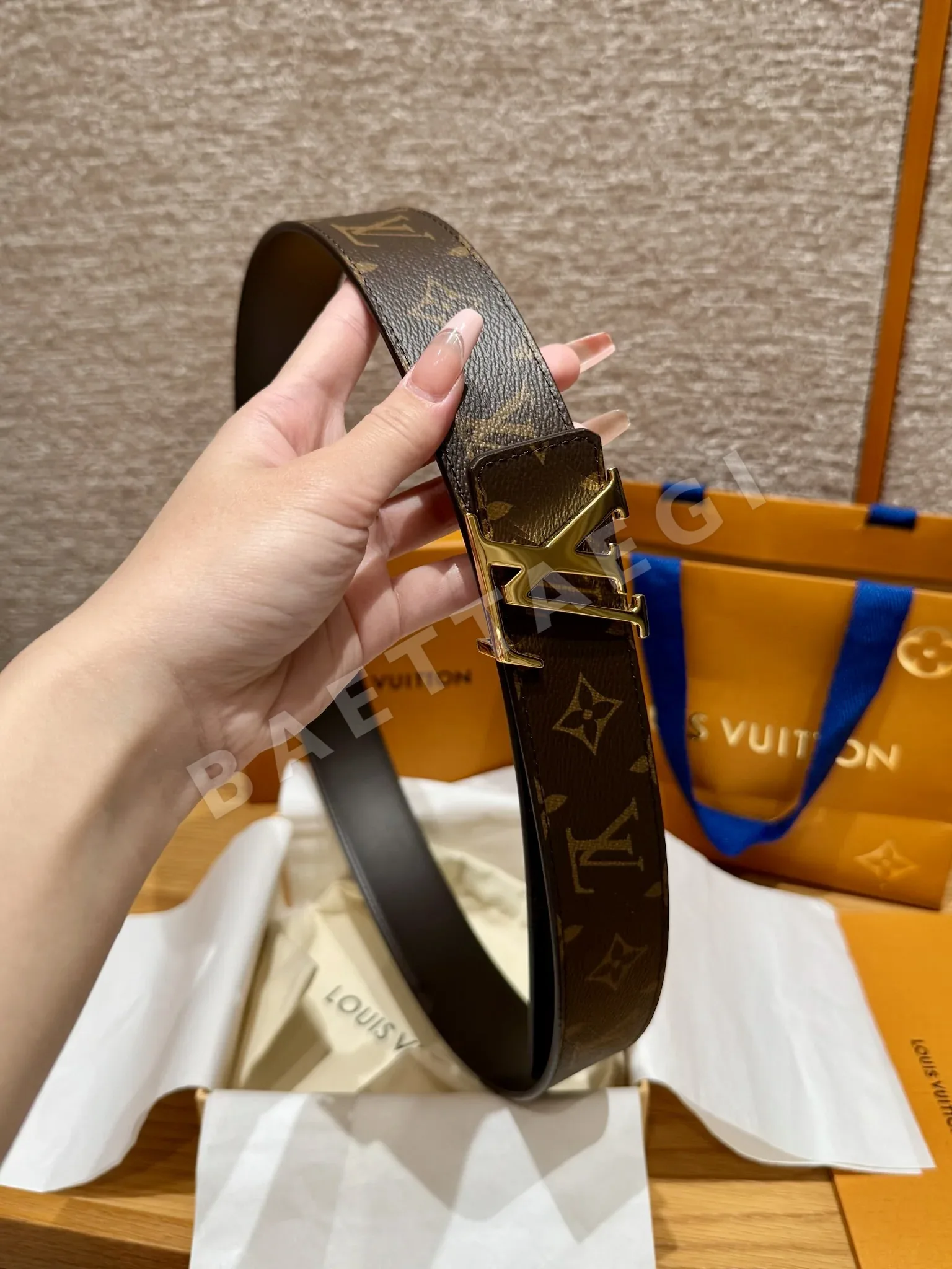 루이비통 모노그램 리버시블 남성 벨트 4 cm 상세 이미지 4