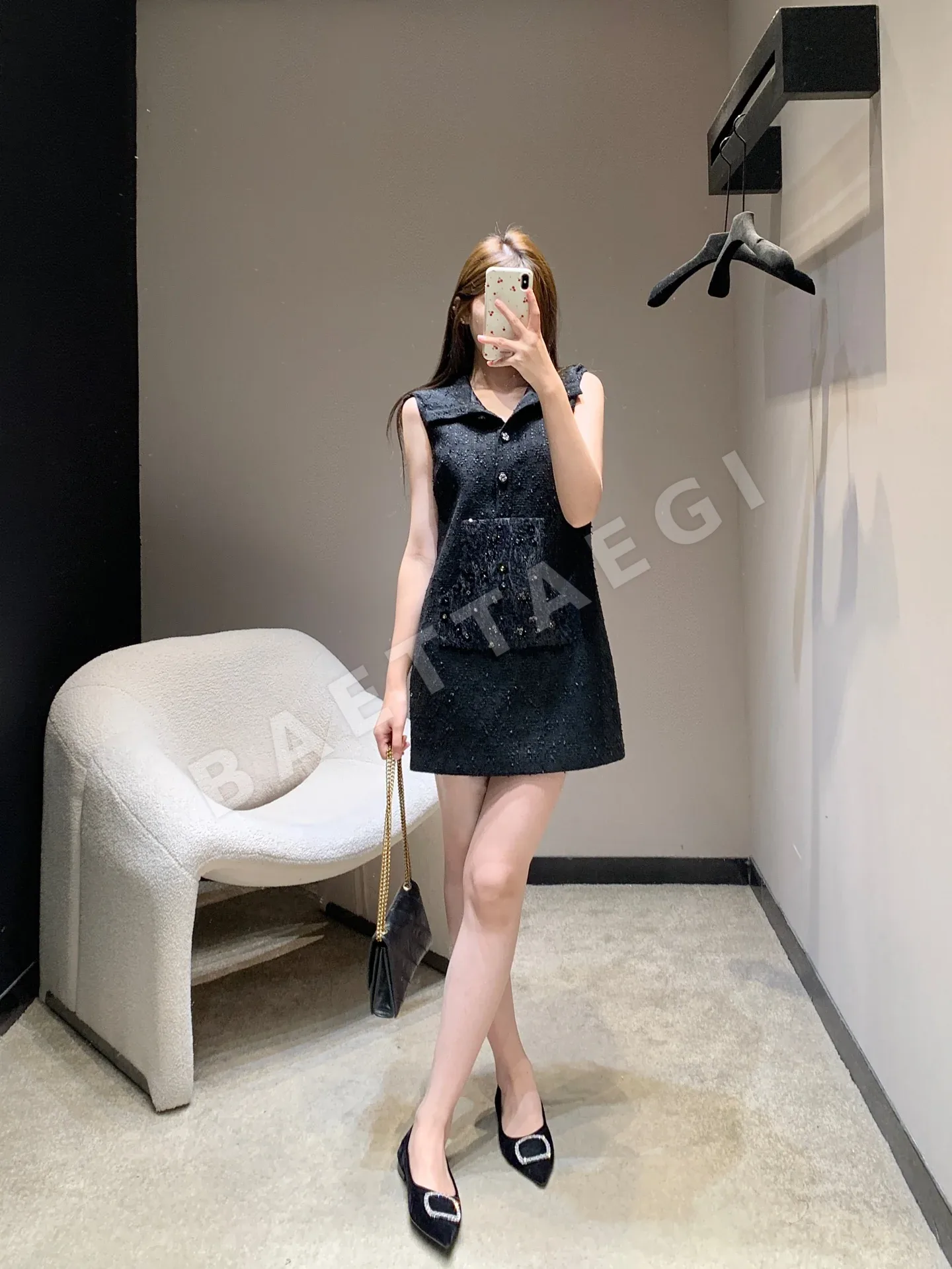 샤넬 네이비 카라 비즈 장식 트위드 후드 슬리브리스 원피스 상세 이미지 6