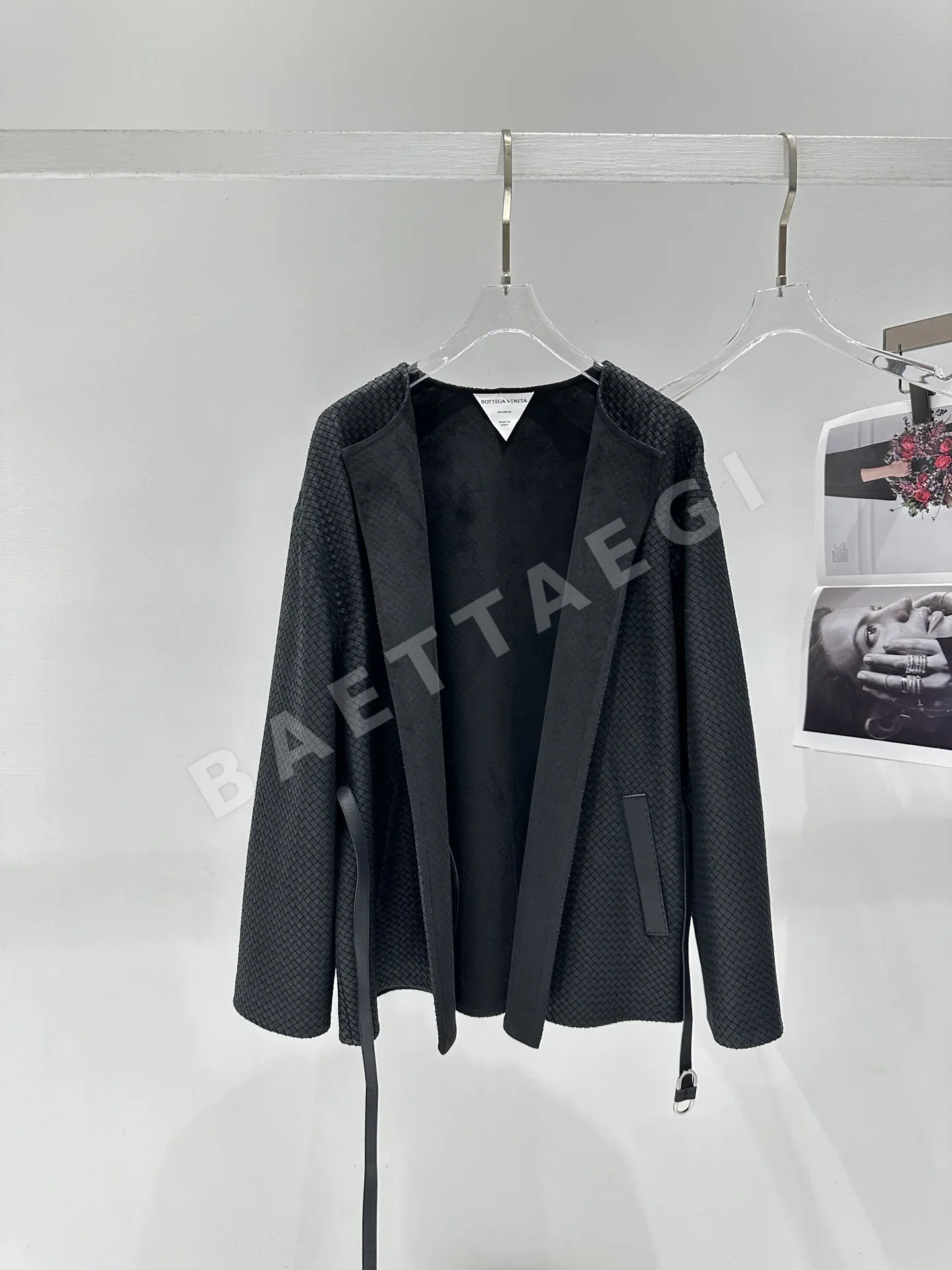 보테가베네타 램스킨 오프숄더 여성 자켓 상세 이미지 6