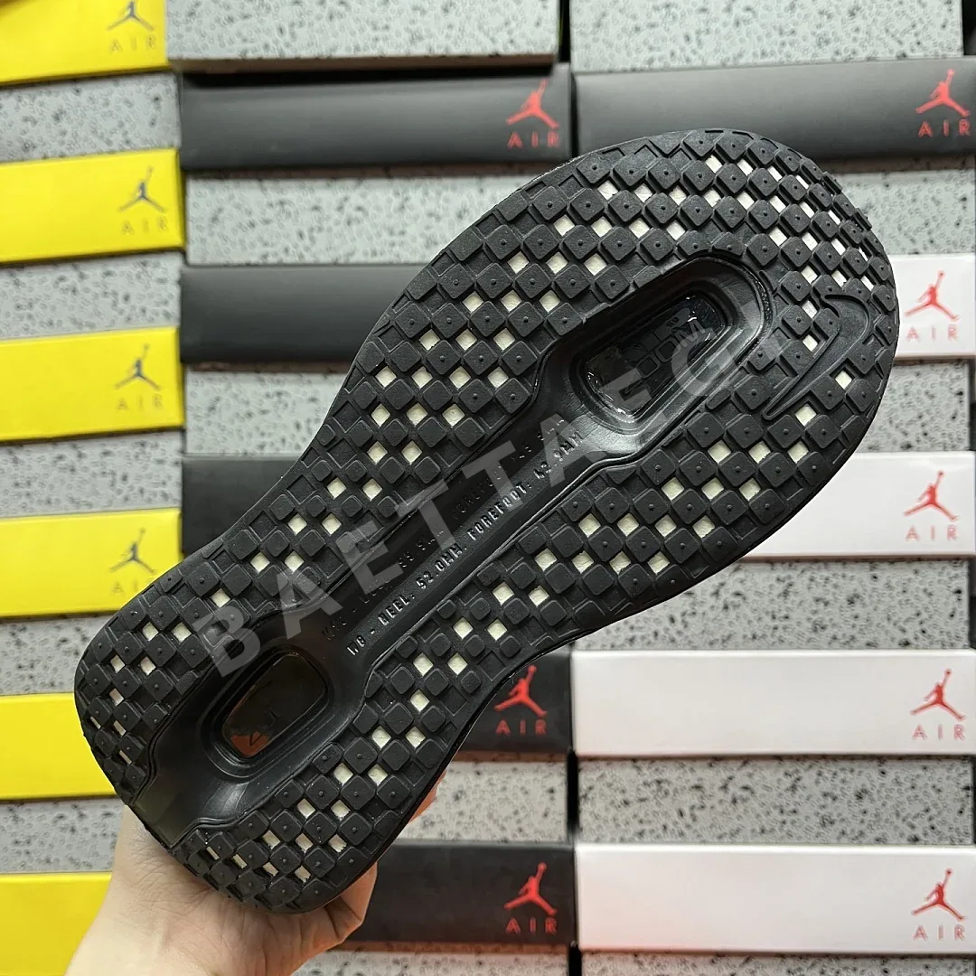 나이키 [CG] 보메로 프리미엄 IQ0627-001 201999 Nike Vomero Premium Black Mini Chrome Swoosh 상세 이미지 7