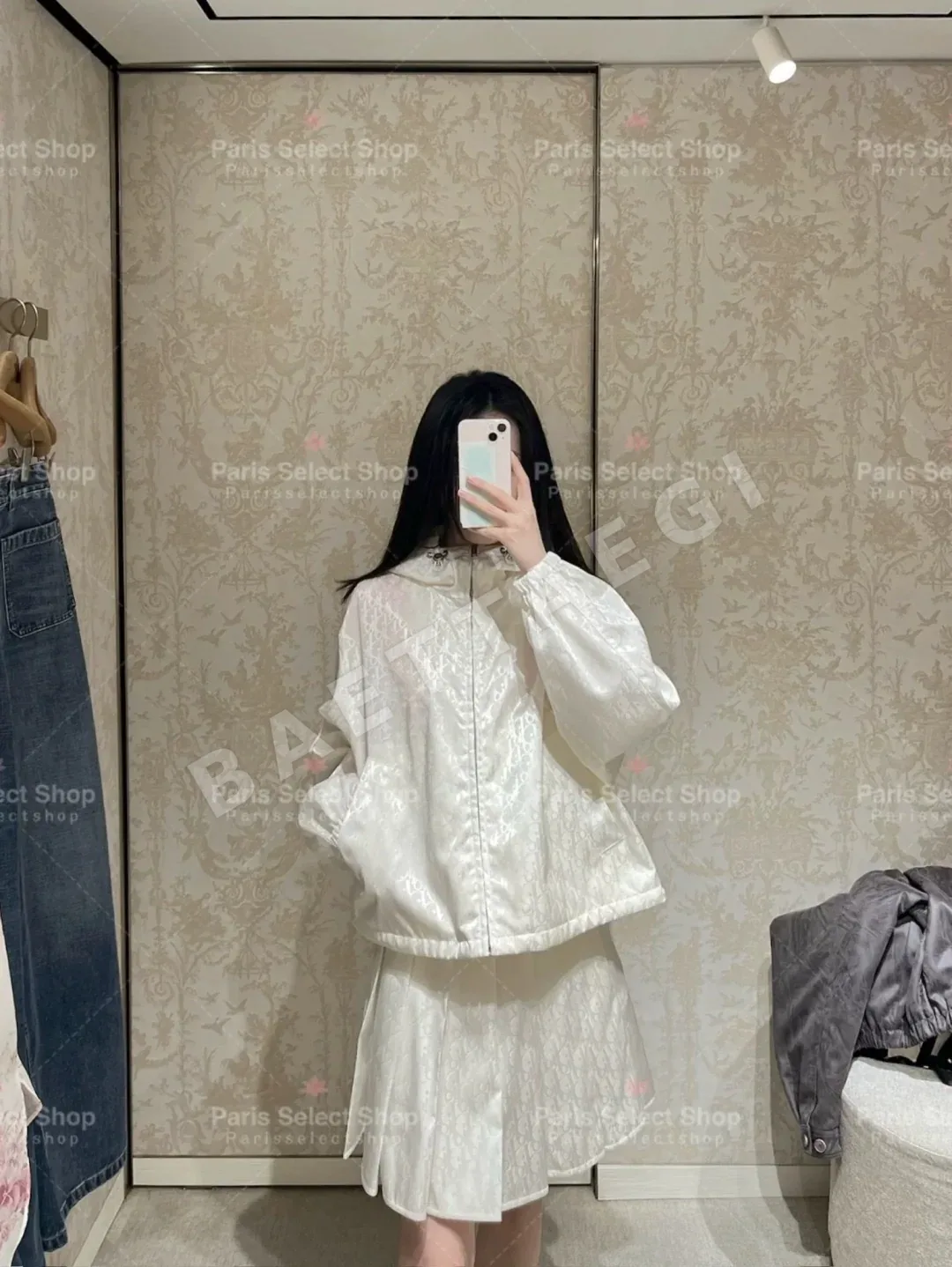 디올 밀크 살구색 모노그램 후드 자켓 상세 이미지 4