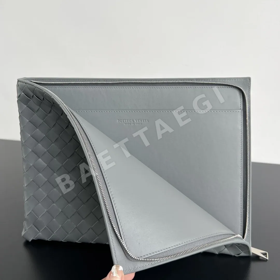 보테가베네타 인트레치아토 카프스킨 하프 지퍼 클러치 상세 이미지 5