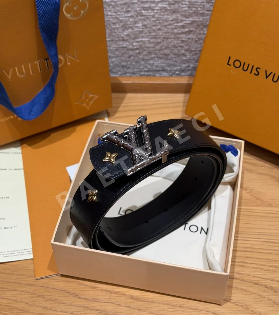 루이비통 LV 이니셜 40mm 모노그램 스터드 벨트 상세 이미지 2