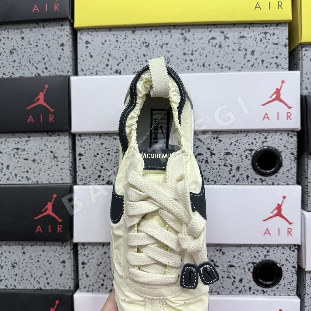 나이키 [GOD] HV8547-700 201598 Nike Moon Shoe SP Jacquemus Alabaster 상세 이미지 5