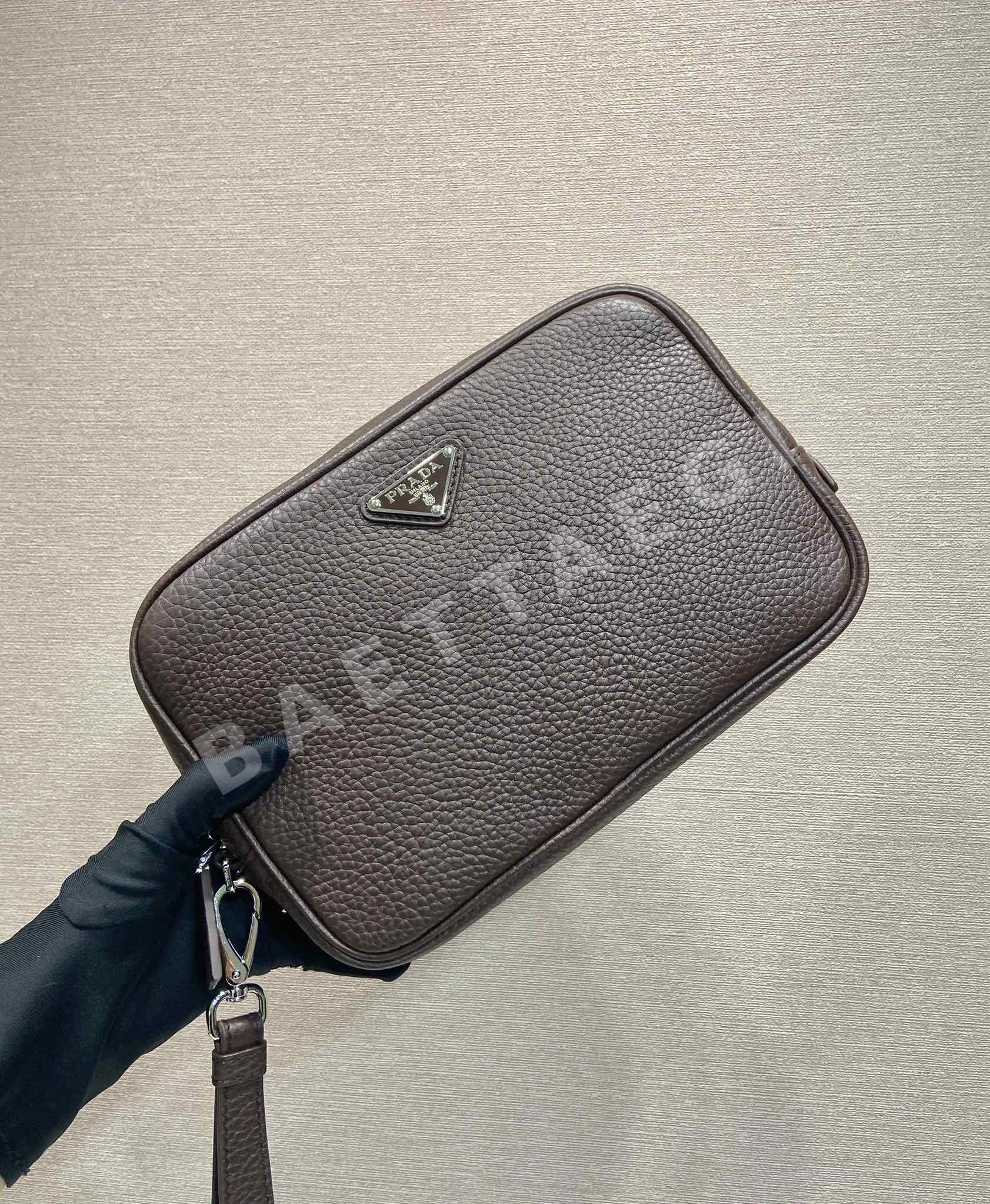 프라다 소가죽 클러치백 2VF017 67158