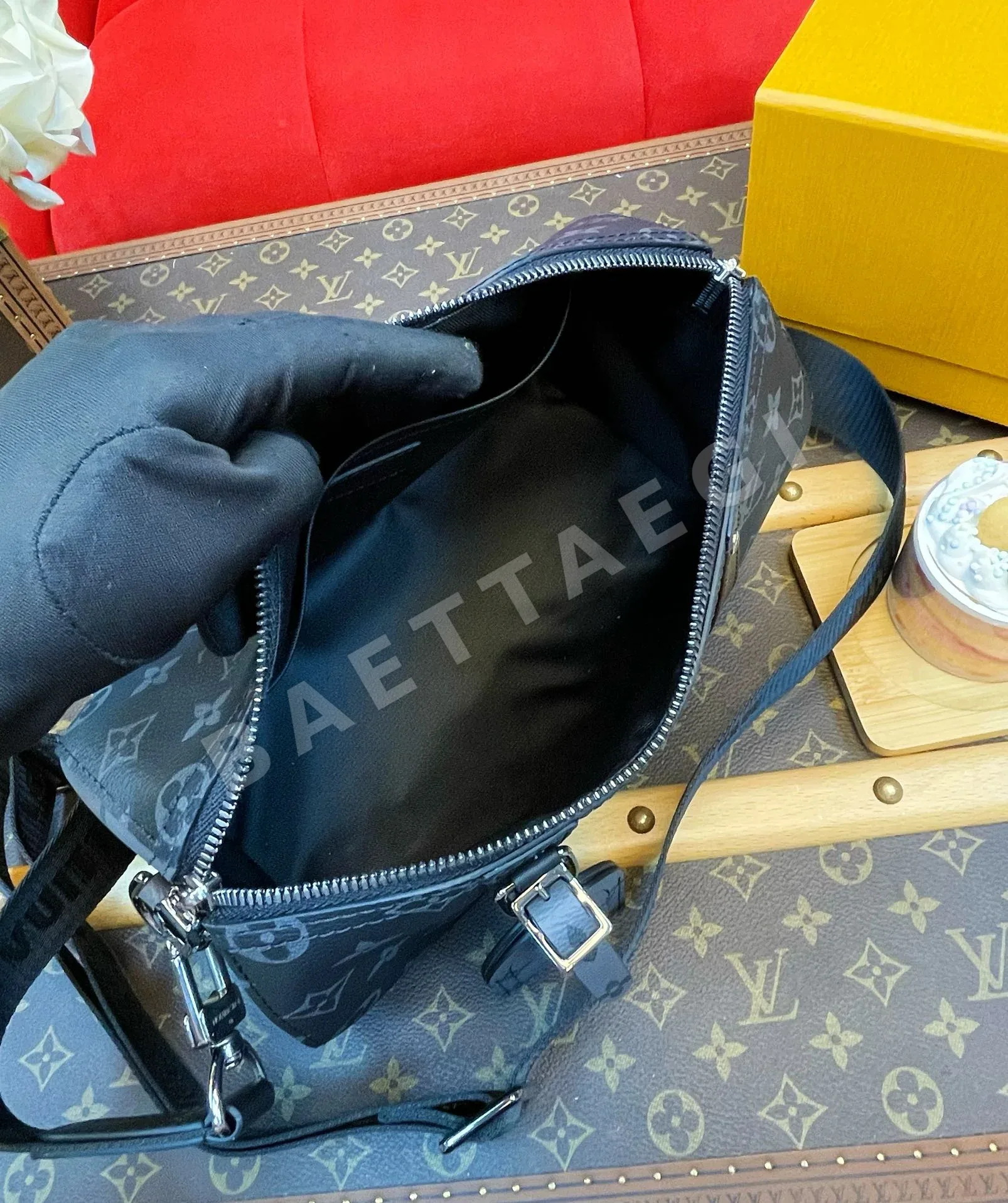 루이비통 시티 키폴 모노그램 에클립스 숄더백 M45936 상세 이미지 5