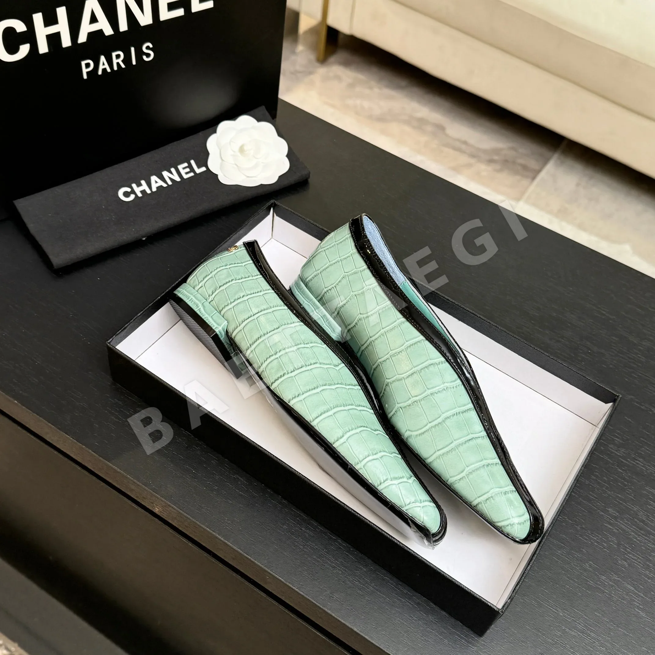 샤넬 26C 더블 C 장식 컬러블록 플랫슈즈 상세 이미지 4