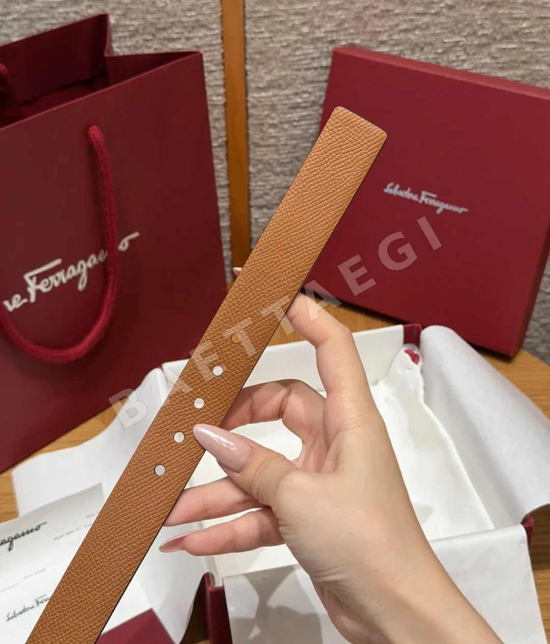 페레가모 JD280 필라 25mm 리버시블 간치니 여성 슬림 가죽 벨트 상세 이미지 6