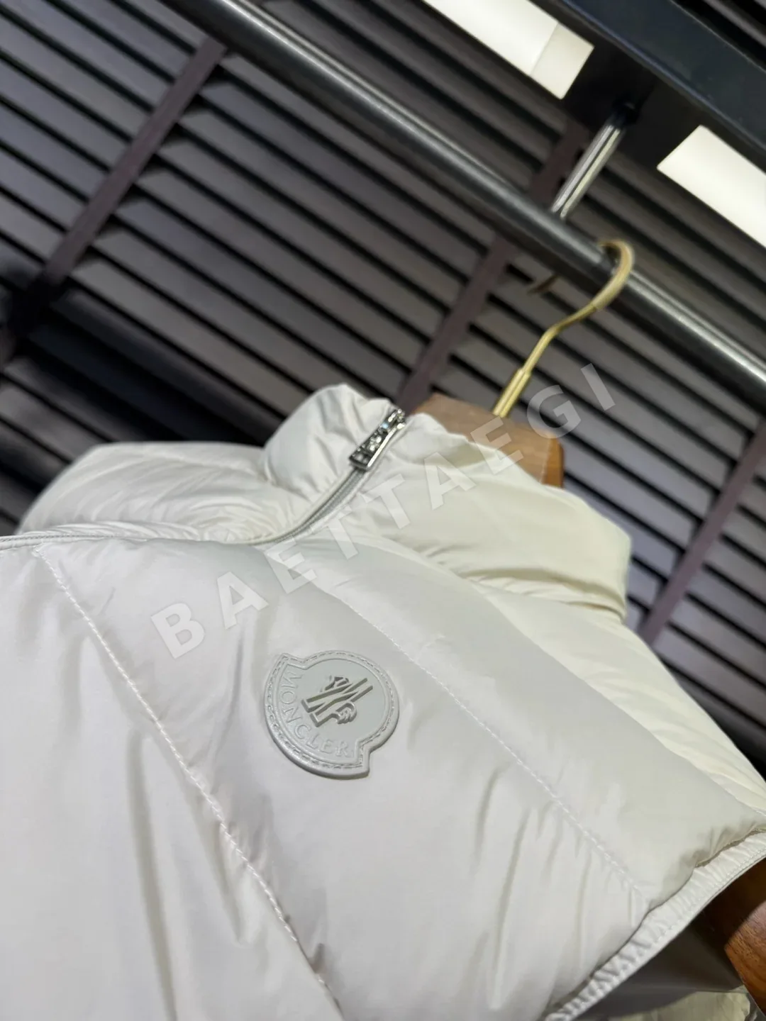 몽클레르 트레옴판 다운 베스트 블랙 조끼 상세 이미지 6