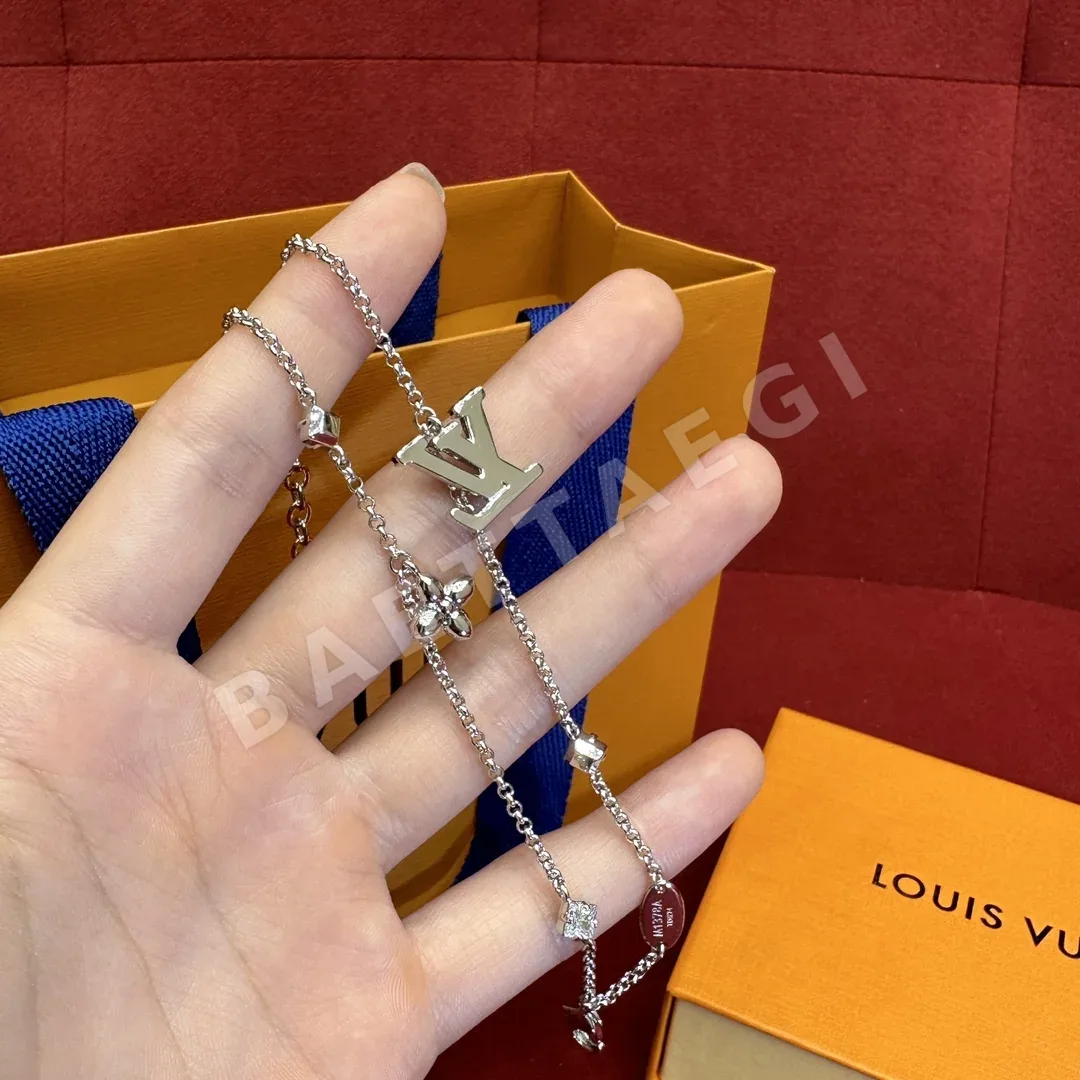 루이비통 모노그램 플라워 라인스톤 더블 레이어 목걸이 상세 이미지 2