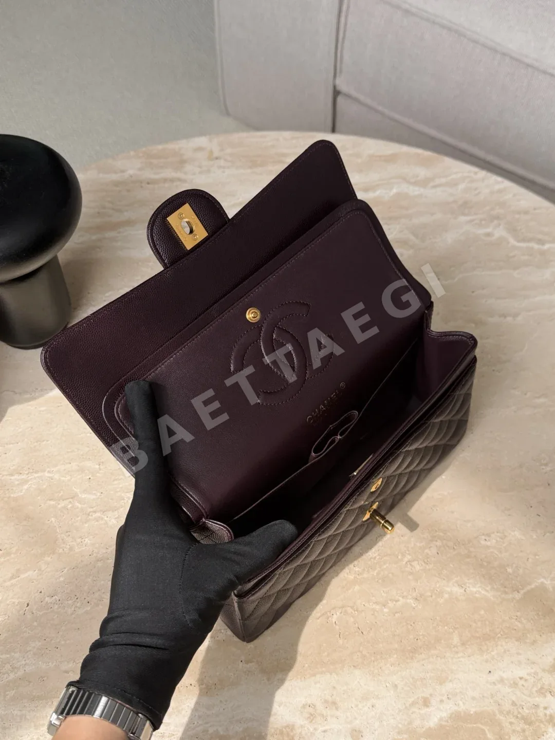 샤넬 금장 캐비어 가방 33377